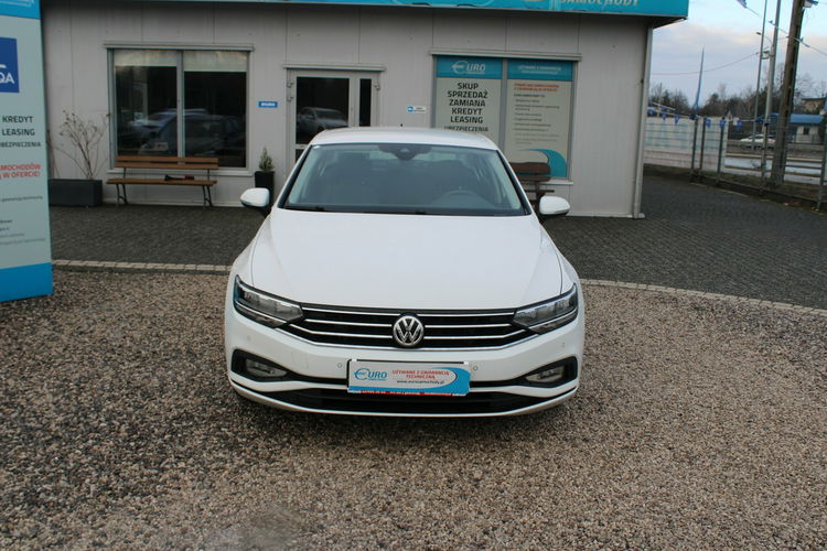 Volkswagen Passat ESSENCE LED F-vat Salon Polska Gwarancja zdjęcie 2