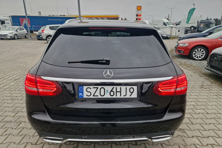 Mercedes C 200 Bezwypadkowy PełenSerwisASO 2KompetyKół Pół-Skóra Reflektory LED zdjęcie 6