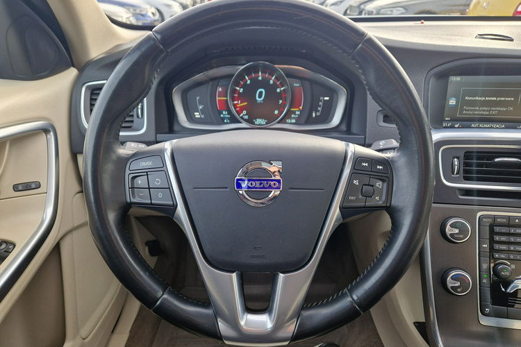 Volvo S60 4x4 Aktywny.Temp Skóra Szyber Kamera Przód i Tył Key-Less Biała Perła zdjęcie 15