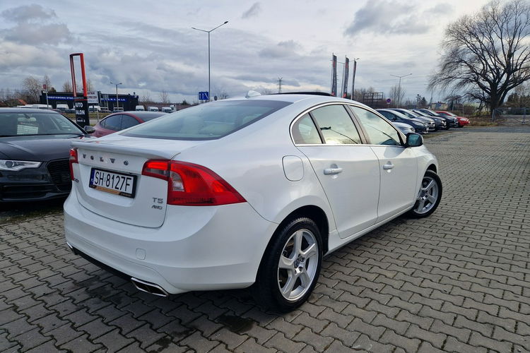 Volvo S60 4x4 Aktywny.Temp Skóra Szyber Kamera Przód i Tył Key-Less Biała Perła zdjęcie 2