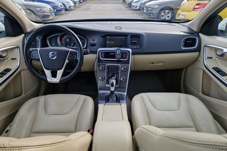 Volvo S60 4x4 Aktywny.Temp Skóra Szyber Kamera Przód i Tył Key-Less Biała Perła zdjęcie 27