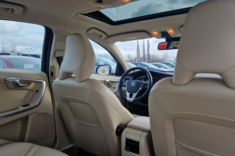 Volvo S60 4x4 Aktywny.Temp Skóra Szyber Kamera Przód i Tył Key-Less Biała Perła zdjęcie 34