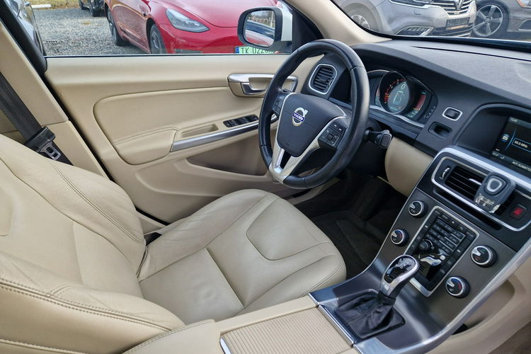 Volvo S60 4x4 Aktywny.Temp Skóra Szyber Kamera Przód i Tył Key-Less Biała Perła zdjęcie 37