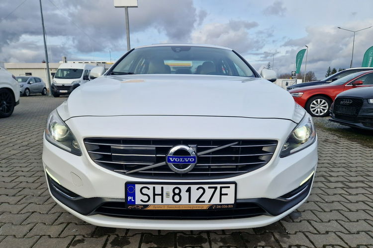 Volvo S60 4x4 Aktywny.Temp Skóra Szyber Kamera Przód i Tył Key-Less Biała Perła zdjęcie 6