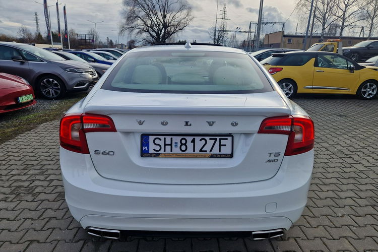 Volvo S60 4x4 Aktywny.Temp Skóra Szyber Kamera Przód i Tył Key-Less Biała Perła zdjęcie 8