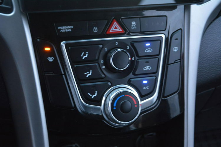 i30 Lift Navi Kamera Ledy Parktronic Grzana kierownica ASO Hyundai ALU17 zdjęcie 26