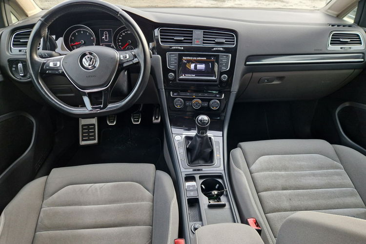 Volkswagen Golf 1.4 benzynka. Radar. Navigacja zdjęcie 11