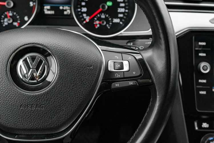 Volkswagen Passat GD8G154#2.0 TDI 4Mot. Highline DSG7 Podgrz.f kier szyba Salon PL VAT23 zdjęcie 19