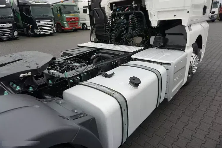 MAN TGX / 18.420 / EURO 6 / ACC / PEŁNY ADR / RETARDER / PTO zdjęcie 14