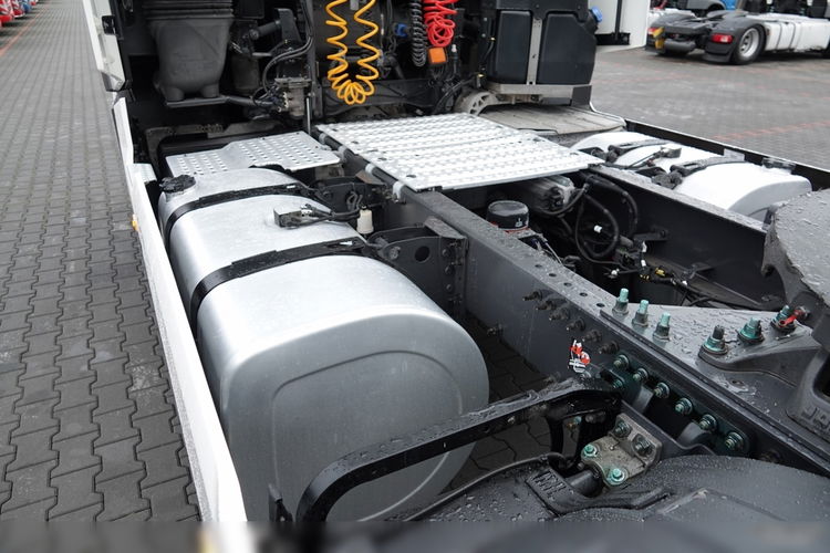 Renault T 520 / 13L / RETARDER / KLIMA POSTOJOWA / OPONY 100 % / HIGH CAB / MAŁY PRZEBIEG / PO KONTRAKCIE SERWISOWYM zdjęcie 14