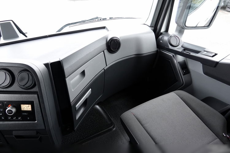 Renault T 520 / 13L / RETARDER / KLIMA POSTOJOWA / OPONY 100 % / HIGH CAB / MAŁY PRZEBIEG / PO KONTRAKCIE SERWISOWYM zdjęcie 34