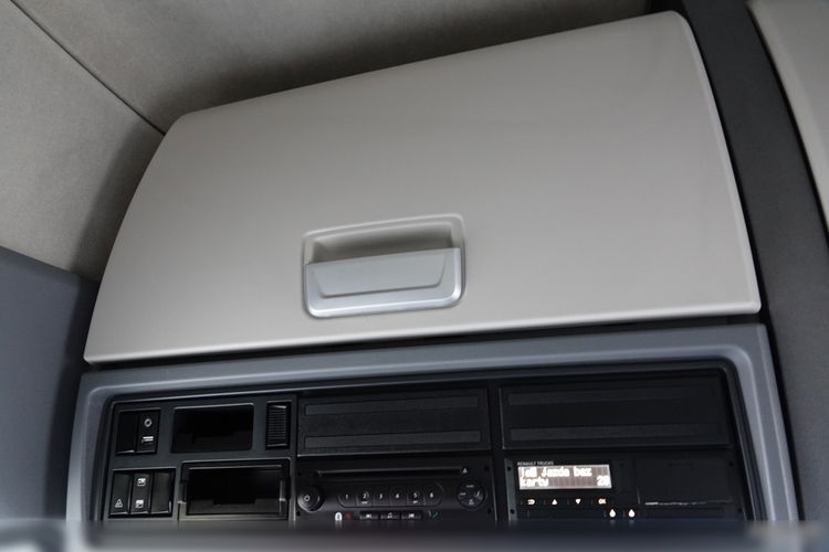Renault T 520 / 13L / RETARDER / KLIMA POSTOJOWA / OPONY 100 % / HIGH CAB / MAŁY PRZEBIEG / PO KONTRAKCIE SERWISOWYM zdjęcie 35