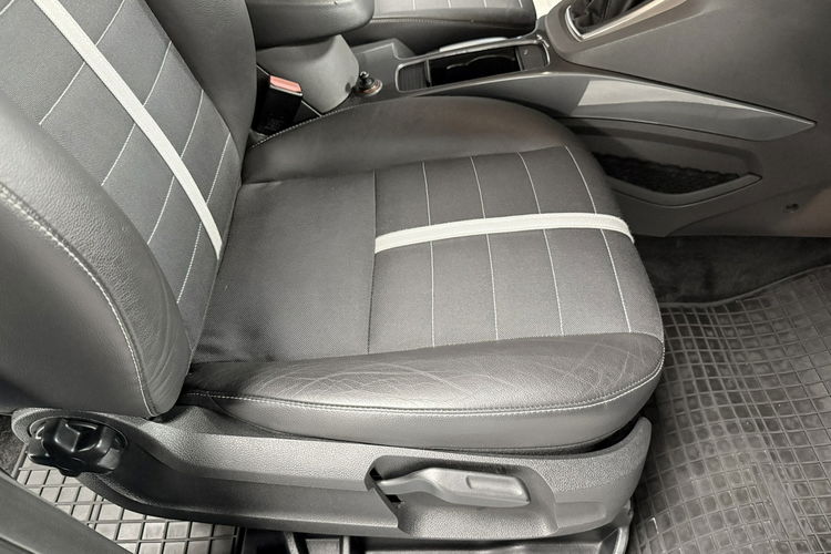 Ford Kuga 2.0 TDCi 136KM TITANIUM HiFi Klimatronic Alu Tempomat SUPER STAN zdjęcie 17