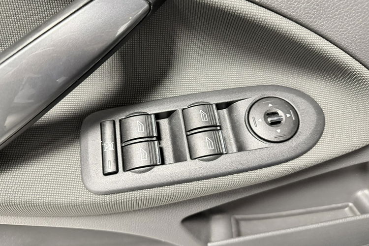 Ford Kuga 2.0 TDCi 136KM TITANIUM HiFi Klimatronic Alu Tempomat SUPER STAN zdjęcie 32