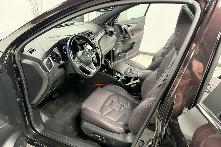 Nissan Qashqai 1.6 DCi 115KM TEKNA+ Lift Individual Panorama KeyLess Alu19 Navi BOSE zdjęcie 16