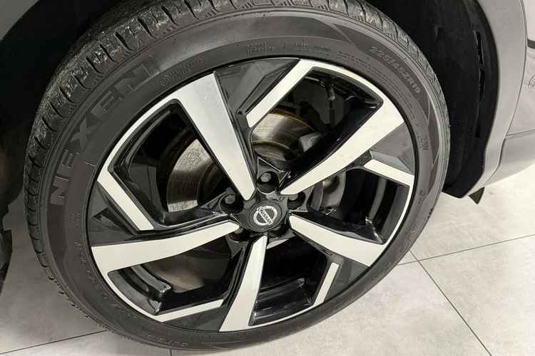 Nissan Qashqai 1.6 DCi 115KM TEKNA+ Lift Individual Panorama KeyLess Alu19 Navi BOSE zdjęcie 18