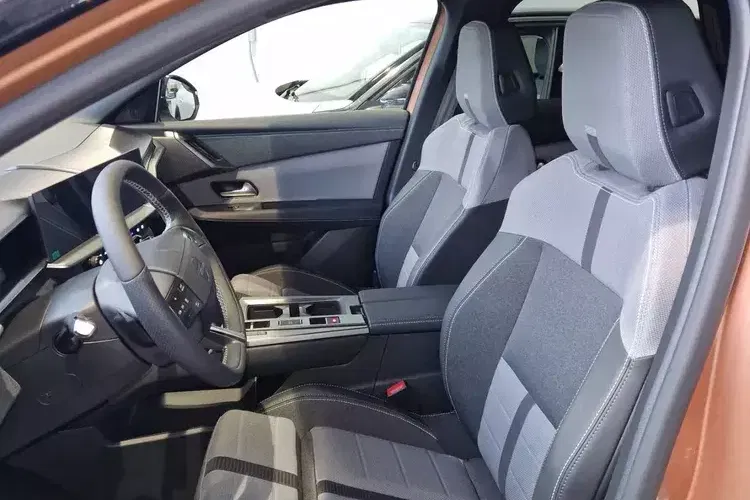 Opel Grandland zdjęcie 13