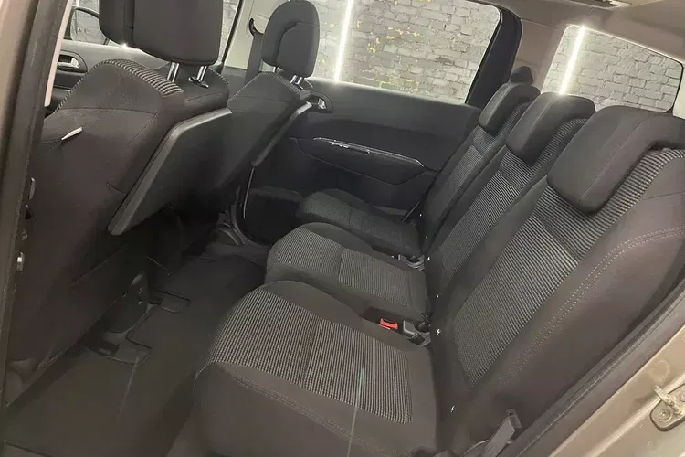 Peugeot 5008 zdjęcie 12