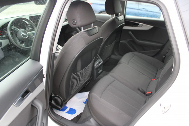 Audi A4 S-Tronic Gwarancja Nawigacja F-vat Salon Polska zdjęcie 25