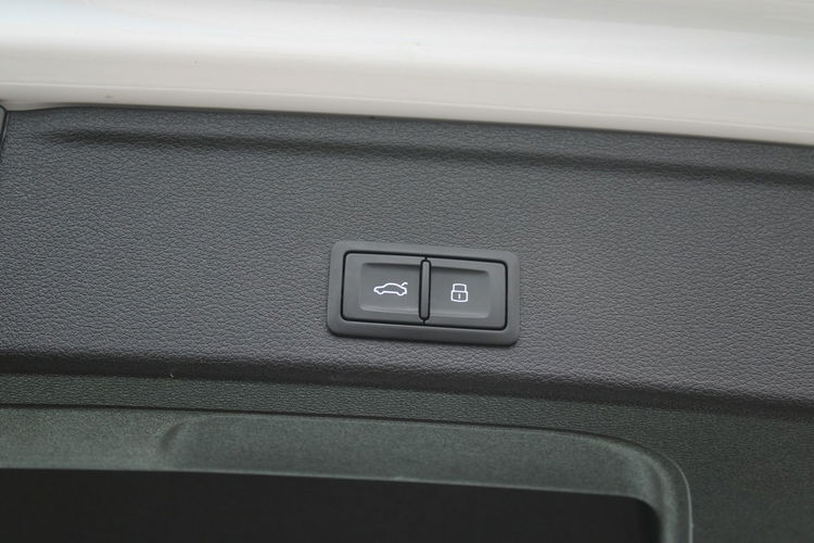 Audi A4 S-Tronic Gwarancja Nawigacja F-vat Salon Polska zdjęcie 29