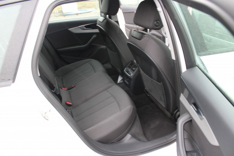 Audi A4 S-Tronic Gwarancja Nawigacja F-vat Salon Polska zdjęcie 30