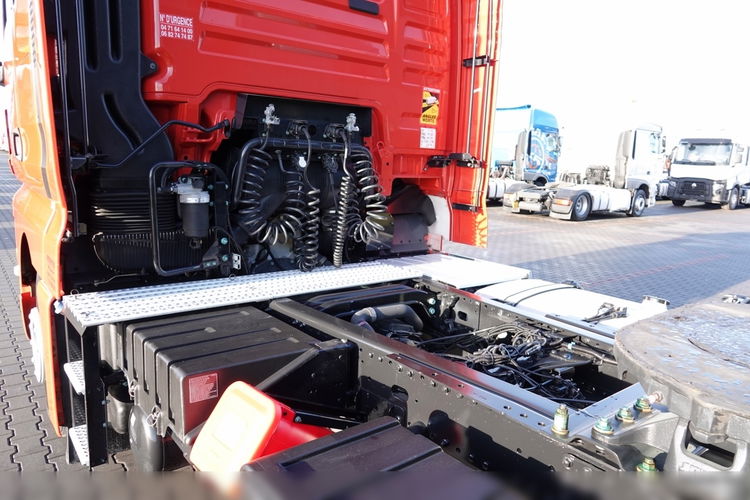 MAN TGX 18.510 / RETARDER / PEŁNY ADR / PO KONTRAKCIE SERWISOWYM zdjęcie 14