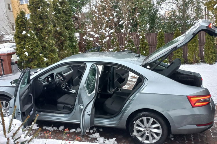 Skoda Superb DSG Full Led Matrix Grzane Fotele El.klapa Salon PL 63300 netto FV23 zdjęcie 15