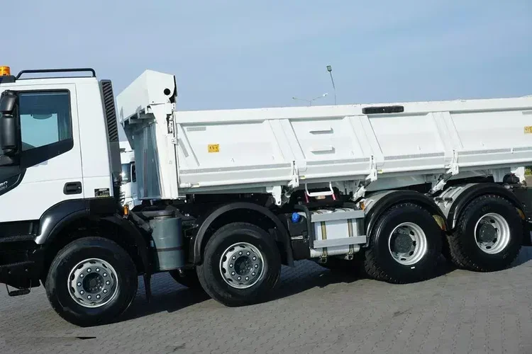 Iveco / TRAKKER / 480 / E 6 / WYWROTKA / 8 X 4 / HYDROBURTA / RETARDER zdjęcie 26