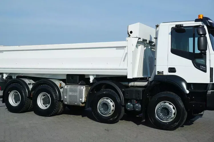 Iveco / TRAKKER / 480 / E 6 / WYWROTKA / 8 X 4 / HYDROBURTA / RETARDER zdjęcie 36