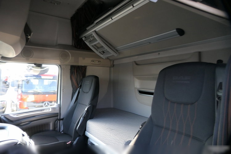 DAF XF 480 / 6x2 / FIRANKA - 8.2 m / + WINDA ZAŁADOWCZA / KLIMA POSTOJOWA / MOCNA PODŁOGA: SZYNA-DESKA / EURO 6 / OŚ PODNOSZONA zdjęcie 31