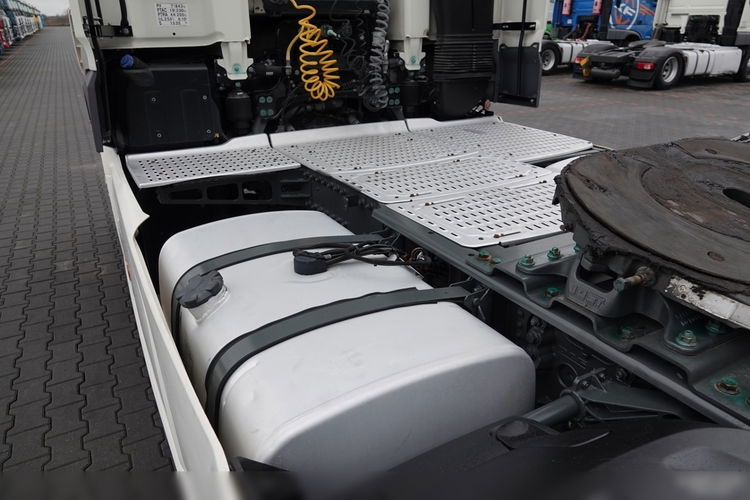 DAF XF 460 / SPACE CAB / RETARDER / MAŁY PRZEBIEG / OPONY 100% / SPROWADZONY / PO KONTRAKCIE SERWISOWYM  zdjęcie 13