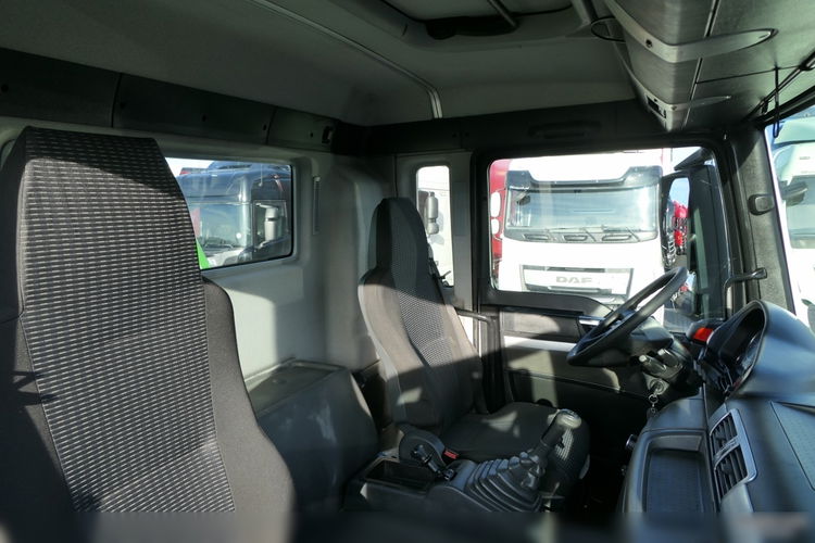MAN TGS 35.360 / 8x2 / LAWETA 7.7 M + HDS FASSI 230 XP / OŚ PODNOSZONA / 4 OSIOWY / NAJAZDY HYDRAULICZNE / WCIĄGARKA  zdjęcie 38