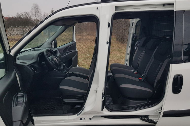 Fiat Doblo MAXI 5 OSÓB DŁUGI KLIMA 2 xDRZWI BOCZNE PRZESUWNE I-WŁAŚCICIEL zdjęcie 17