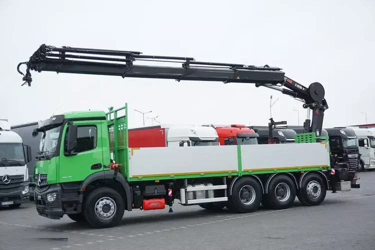 Mercedes AROCS / 3240 / 8 X 4 / TRIDEM / SKRZYNIOWY + HDS / HIAB 262 E – 7 / WYS. 19 M zdjęcie 3