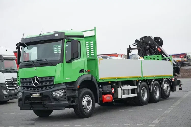 Mercedes AROCS / 3240 / 8 X 4 / TRIDEM / SKRZYNIOWY + HDS / HIAB 262 E – 7 / WYS. 19 M zdjęcie 33