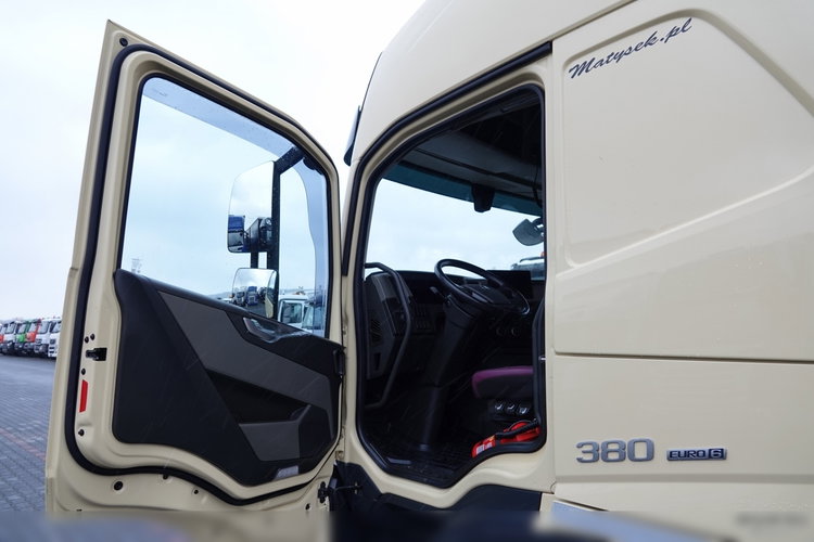 Volvo FM 380 / ZESTAW TANDEM / 120 M3 / PRZEJAZDOWY / KLIMA POSTOJOWA / PO ZŁOTYM KONTRAKCIE SERWISOWYM / NOWY MODEL  zdjęcie 44