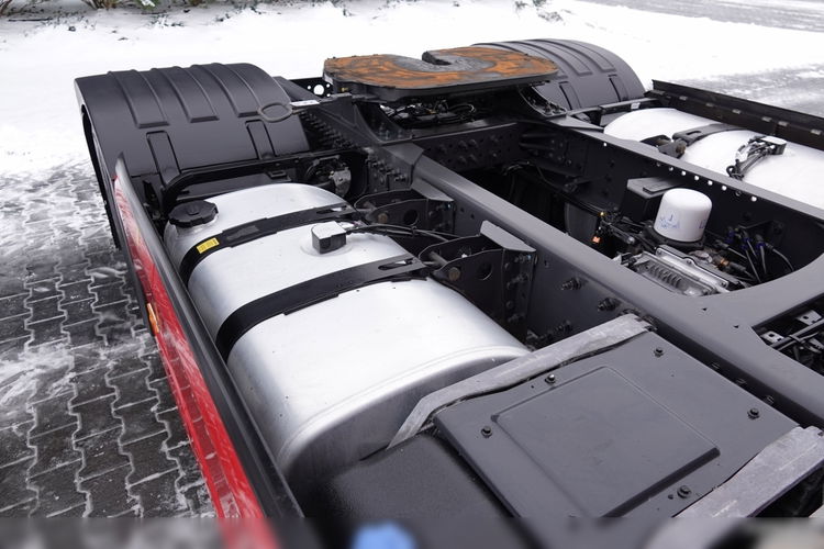 Volvo FH 500 / I-SAVE / XXL / KLIMA POSTOJOWA / NOWY MODEL / OPONY 100 % / PO ZŁOTYM KONTRAKCIE SERWISOWYM zdjęcie 18