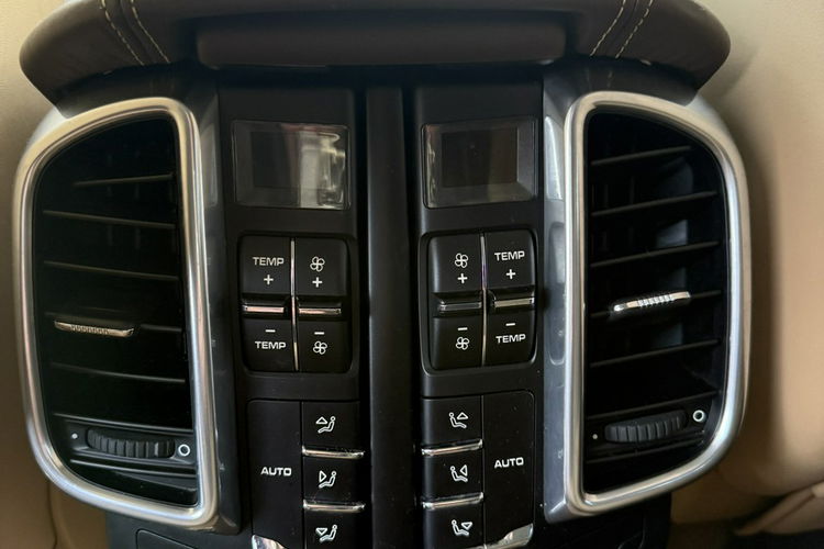 Porsche Cayenne GTS 3.6 GTS 440 Km 39 Tyś przebieg Stan BDB Gwarancja zdjęcie 15