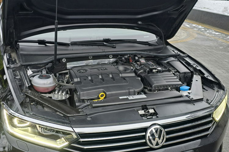 Volkswagen Passat 1.6 TDi 120KM Comfortline / I-właściciel / zdjęcie 19