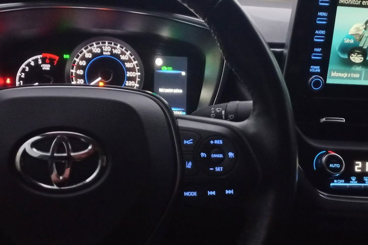 Toyota Corolla Comfort e-CVT 1.8 Hybryda Pełna historia serwisowa ASO FV23% zdjęcie 11