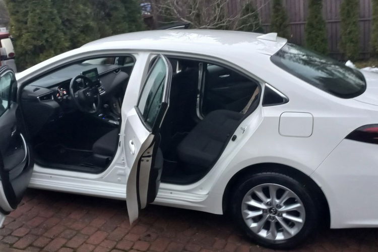 Toyota Corolla Comfort e-CVT 1.8 Hybryda Pełna historia serwisowa ASO FV23% zdjęcie 29