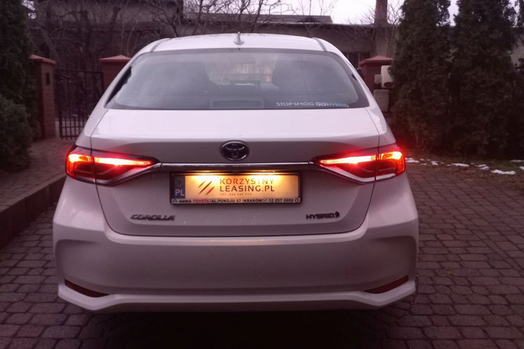 Toyota Corolla Comfort e-CVT 1.8 Hybryda Pełna historia serwisowa ASO FV23% zdjęcie 5