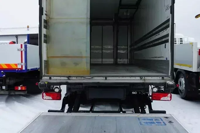 Scania / P 410 / EURO 6 / CHŁODNIA + WINDA / 23 PALETY / OŚ SKRĘTNA zdjęcie 10