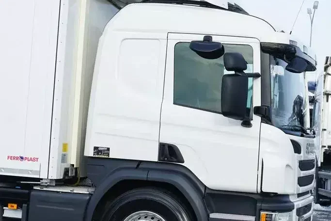 Scania / P 410 / EURO 6 / CHŁODNIA + WINDA / 23 PALETY / OŚ SKRĘTNA zdjęcie 29