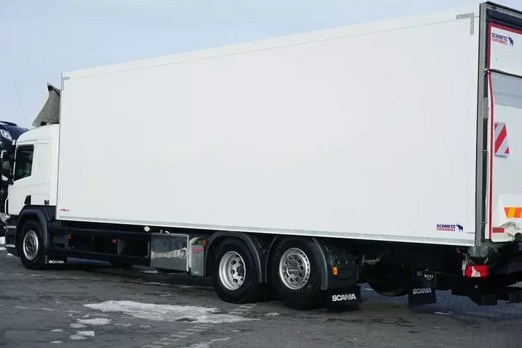 Scania / P 410 / EURO 6 / CHŁODNIA + WINDA / 23 PALETY / OŚ SKRĘTNA zdjęcie 37