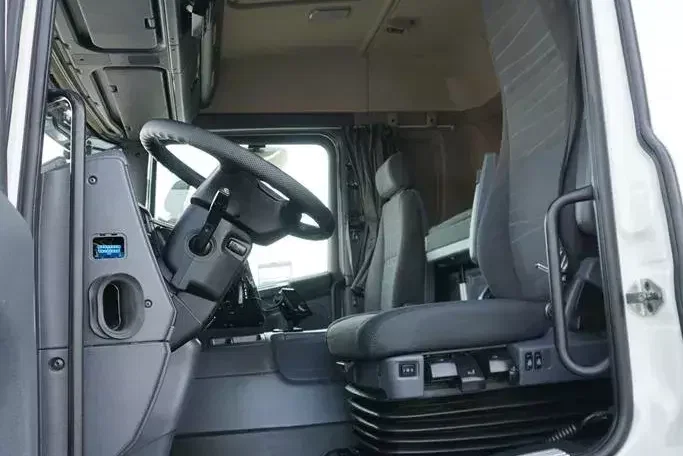 Scania / P 410 / EURO 6 / CHŁODNIA + WINDA / 23 PALETY / OŚ SKRĘTNA zdjęcie 7