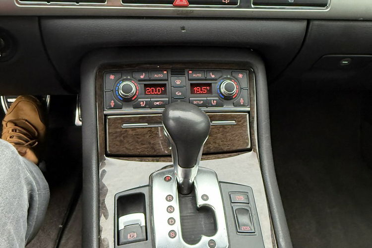 Audi A8 4.2 TDI 326 KM Stan BDB Oryginał Gwarancja zdjęcie 21