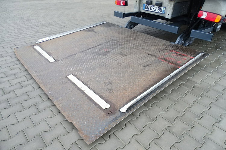 Iveco EUROCARGO 120 E19 Kontener Sprowadzony EURO 6 Książka Serwisowa , Klima , 3 Miejscowa Kabina , Poduszki , Winda zdjęcie 19