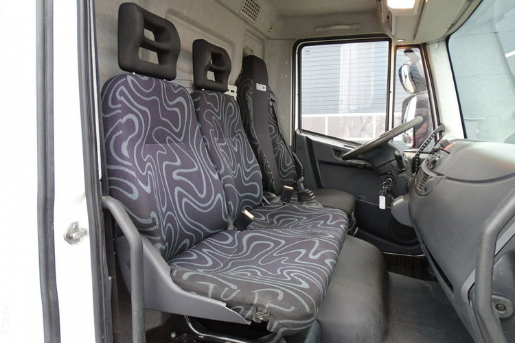 Iveco EUROCARGO 120 E19 Kontener Sprowadzony EURO 6 Książka Serwisowa , Klima , 3 Miejscowa Kabina , Poduszki , Winda zdjęcie 8