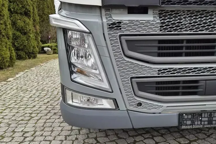Volvo FH GLOBETROTTER zdjęcie 14